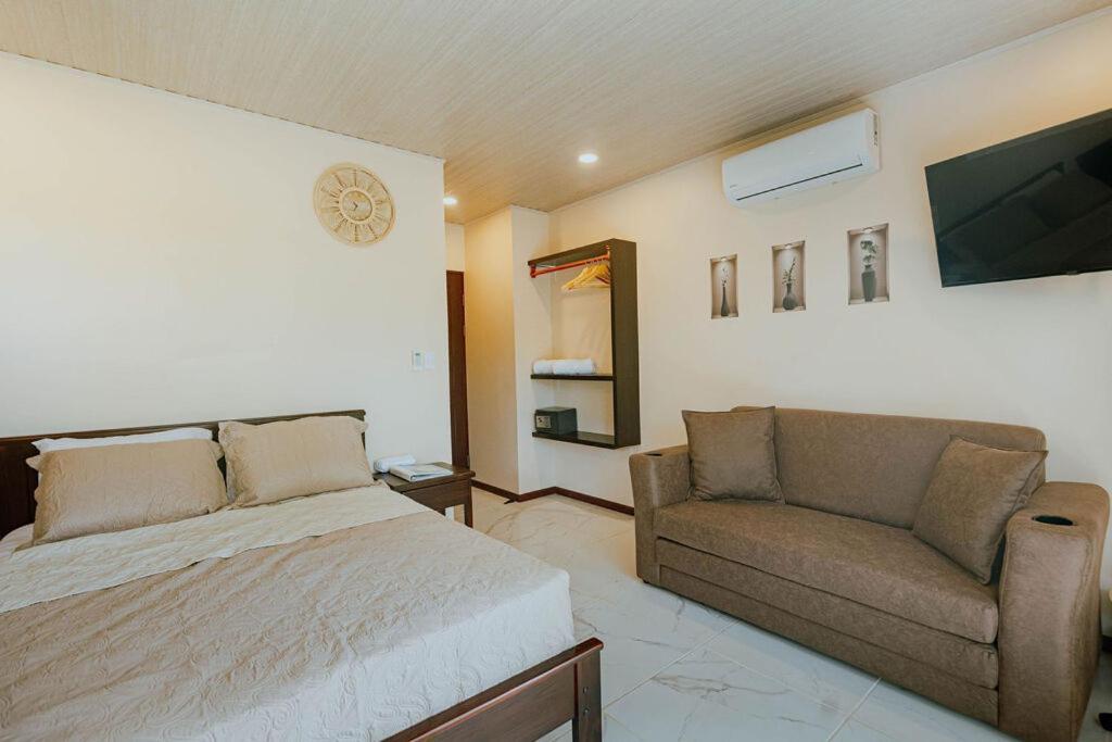 Mountain Top Park Hotel 케포스 외부 사진